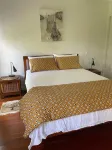 Spacious Bangalow Apartment for short and longer stays.