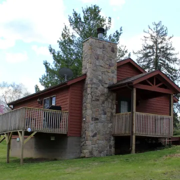 Stones Throw from Giant City Park, Wineries, Hiking, Biking, Hunting and more.