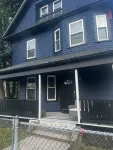 Cozy basement/studio apartment with kitchenette and bathroom!