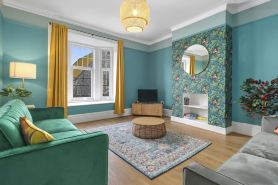 A Lovely, Luxury flat close to attractions and beach