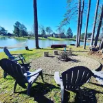 Lake Front Sleeps 4. Close to Waterfalls, Parks, Golf, Fishing & Dog Friendly.
