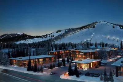 Downtown Snoqualmie Home - Hot Tub, Fully Fenced Yard - Pet Friendly! Hotels near Snoqualmie Falls