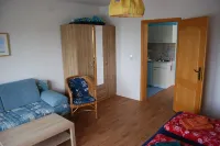 Gemütliche Ferienwohnung mit S/w-balkon in Ruhiger Lage in Göhren Hotel dekat Wohnwagen-Camping