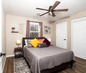 Remodeled Cabin w/fireplace, 2 miles from Lakewood - 3-Star