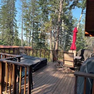 Deer Pass Lodge