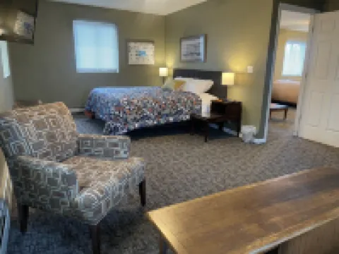 Historic innkeeper's apartment above a brewery taproom Hoteles en Superior