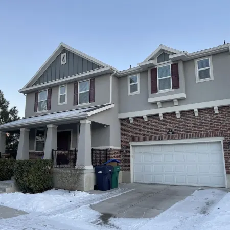 Beautiful and Clean Sandy Home close to Trax Station