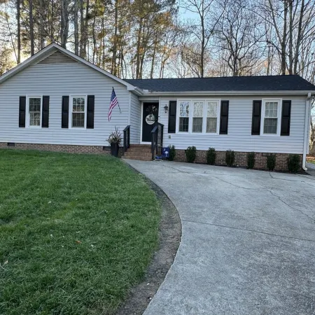 4 bedrooms, Simpsonville, family-friendly, great fenced back yard with fire pit