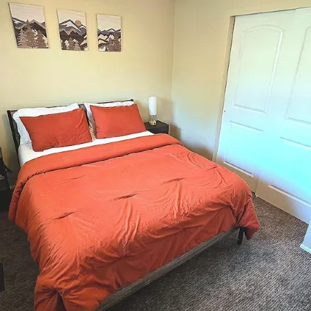 Hoskere Homes - 5 Bed 2.5 Bath Home: ~25 mins to Skiing/Hiking, 2 Car, RV Pad