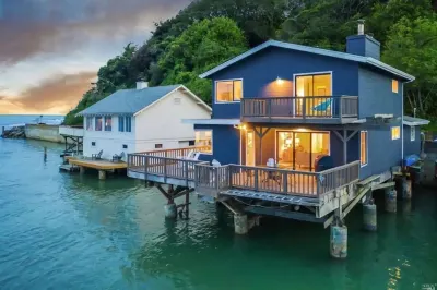 Bolinas Beach Home - Over the water with spectacular views Hotels in der Nähe von Samuel P. Taylor State Park