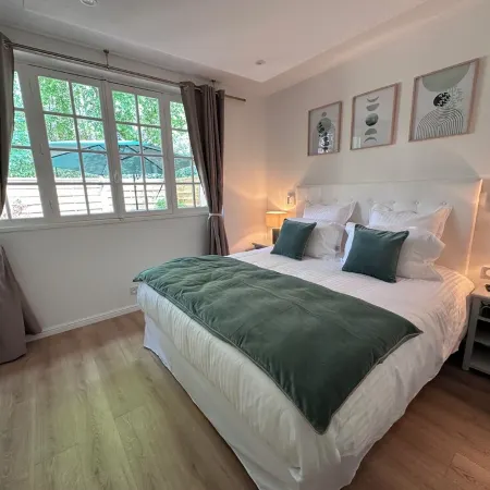 Villa de Luxe Avec Climatisation et Terrasse, Idéal Pour Visiter Paris!