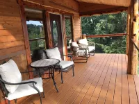 "Eagle's Nest" Tree House #5 w/ 2-person hot tub