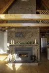 Beautiful 4Bd Chalet w Hot Tub & Mtn Views