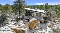 Mid Century Modern home in the boulders. Amazing views. 1.4 miles from downtown.