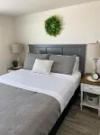 Cozy Stay in a Fun Tiny Cottage! BRAND NEW