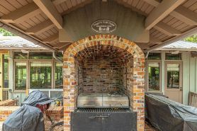 Rustic-Luxe Wilderness Retreat. Sleeps 12. Firepit. Gourmet Kitchen. WIFI.