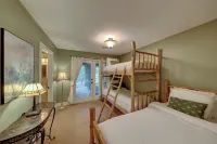 Beautiful & Private Riverfront, TOAD HALL ONE!