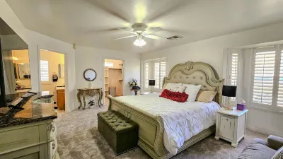 Beautiful home. Perfect for traveling business guests and families. Hotels near Powerhouse Visitor Center