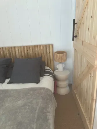 Location, Saisonnière Отели рядом с достопримечательностью «Le Bleu 'N' Blue»