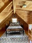 Log home nestled in the Smoky Mountains. Hotels near Noon