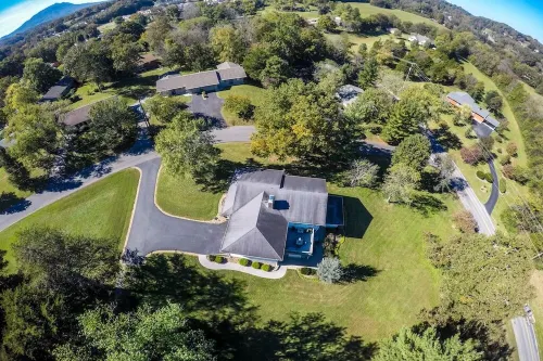 Dollywood Delight: Your Smoky Mountain Home Base!