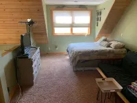 Quiet, secluded bluff top cabin with beautiful sunsets