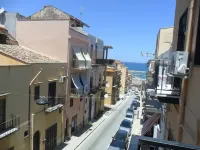 Apartment in the historic center with air conditioning, bed linen and towels