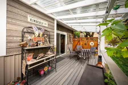 5 bedroom, 3 bath house on Main St. across the street from The Riggins City Park Отели в г. Риггинс