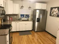 Charming Parkside Bungalow-2 blocks from downtown!