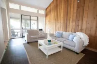 Lookout Lake Conroe April Sound Private Backyard with hot tub