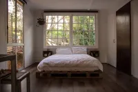 Violet's Cottage, 5 Minute Walk to the Heart of Emerald and Puffing Billy!
