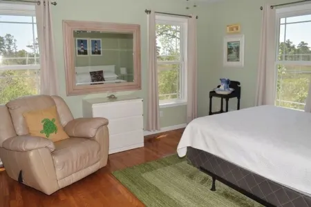 Grace Street Refuge-Beautiful VIEWS of the Chincoteague Bay, Firepit!