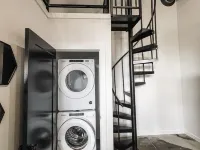 NEW! The Lofts - Industrial/modern loft within walking distance to downtown! Hotels in Mountain Home