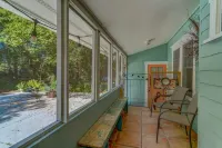 Cozy Mount Dora Cottage /Walk Downtown/ Pet Friendly / Fenced Yard