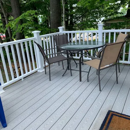 COZY,Newly renovated,West Shores ,short walk to Nasons Beach 🏖🏠