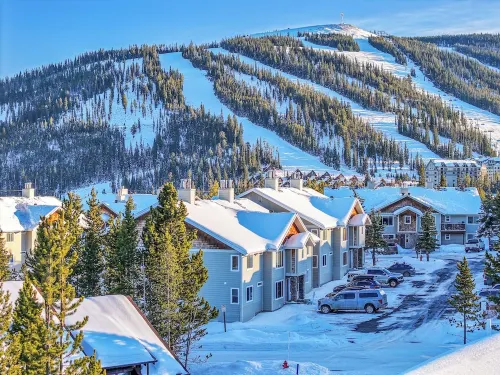 Cozy Condo Located  Minutes from the Biggest Skiing in America