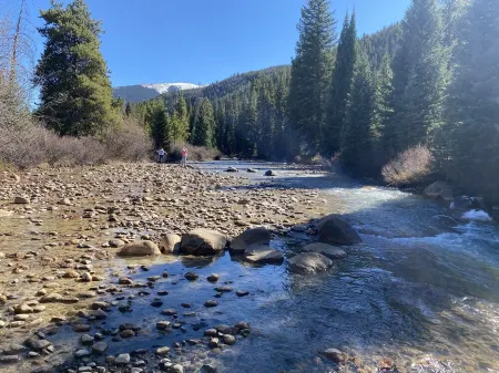 Big 2Bd/2ba 5 Beds, Free Parking, Close to Ski Lift, New to Vrbo, 4.8 Rating