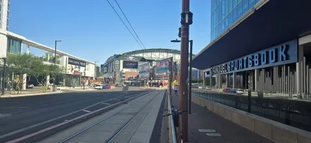 Central Cottage- MM Center - Chase Field - Convention Center