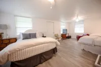 VRBO’s Best Deal on the Lake!