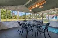 Beach House Blue  4/2 Home Beach on a Budget