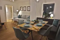 Fewo EG am Fluss mit Terrasse - Eine Grüne Oase