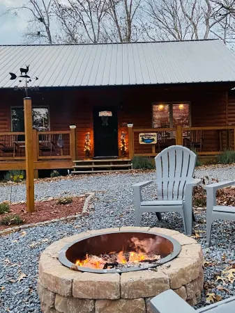 Country living and still close to Pigeon Forge/Sevierville/Gatlinburg activities Отели рядом с достопримечательностью «Sims Point»