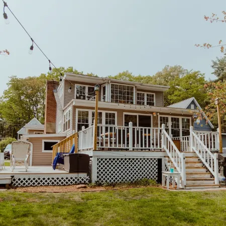 Lakefront; view of ski mountain, firepit, dock, kayaks, laundry, outdoor shower