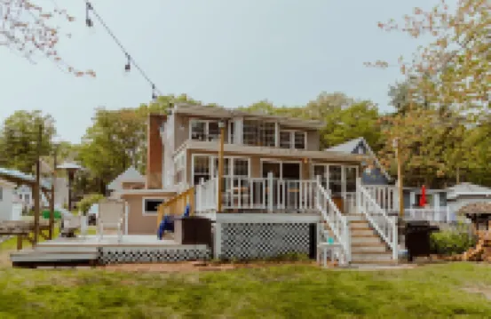 Lakefront; view of ski mountain, firepit, dock, kayaks, laundry, outdoor shower