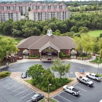 Higgins Hole in One Hideaway~Great Location~Outdoor Pool~Close to Branson Fun