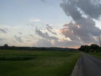 Toasted Marshmallow (w/fast internet baby goats! Farm 20 min to Hocking Hills