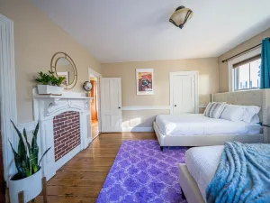 Magnificent 5BR/2BA Near Casinos