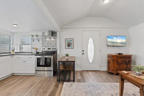 Cozy Cottage in south Sarasota Florida, Close to Beaches! Hotels in Osprey