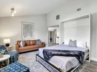 5 Beds 3 Bedroom 2 Bath Heated Pool, Grill, Patio. 5 minutes from the beach! Các khách sạn gần Marco Island Public Beach Access