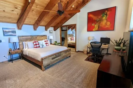 Mountain Top View, 3 BDRs & 2 Baths, NEW HOTTUB